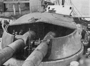 Gun Turret on HMS Lion after the Battle of Jutland; the roof has been blown off. Picture from the book “The Fighting at Jutland” published 1921.