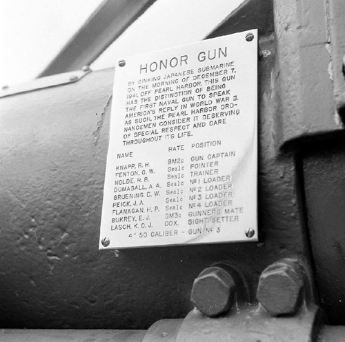 Plaque attached to the 4” gun on the USS Ward which sank the first Japanese mini-submarine
