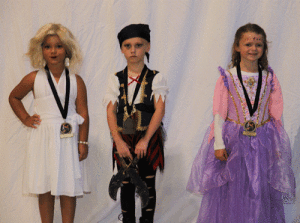 Girls Kindergarten: Saydi Ramirez, Cora Hascke, Julia Doggett