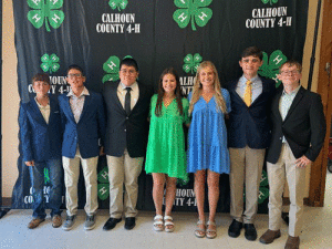 Calhoun County 4-H Council and Calhoun 4-H Agent Emilee DeForest. L to R: Madden, Bryce, Sonny, McKenna, Emilee, Justice, Clay